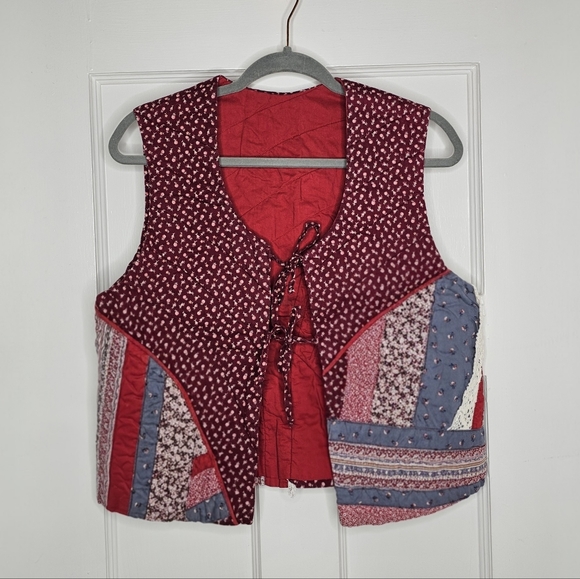 VTG Quilted Patchwork Reversible Vest - Picture 16 of 16